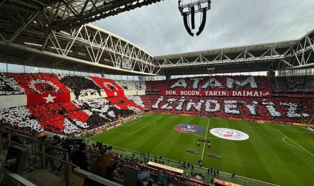 Galatasaray taraftarından, Mustafa Kemal Atatürk için koreografi