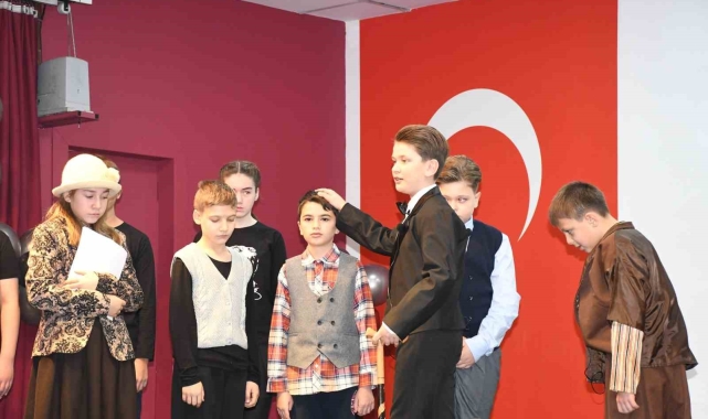 Gaziantep Kolej Vakfı'nda Atatürk'e hüzünlü anma