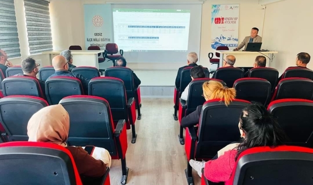 Gediz'de akademik başarıyı arttırmayı hedefleyen toplantı