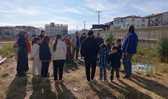 Gediz'de "Bir İyilik, Bir Fidan" etkinliği ile fidanlar toprakla buluştu