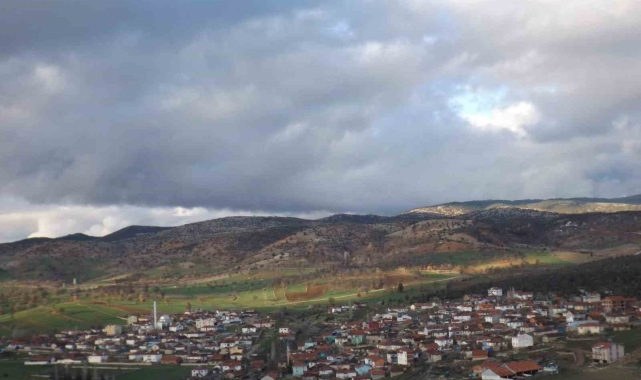 Gediz'de kayıp kadından 3. haftasında da bir iz bulunamadı