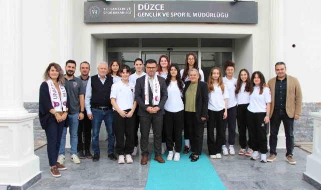 Genç basketçilerden İl Müdürü'ne ziyaret