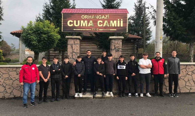 Gençler Düzce'nin tarihi camilerini tanıyor