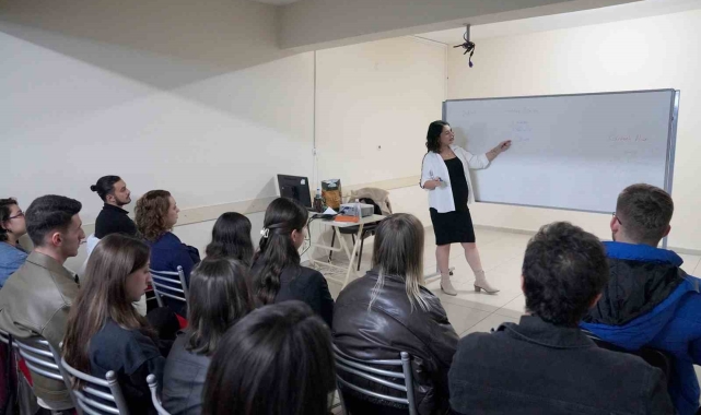 Gençler için atölyeler düzenlendi