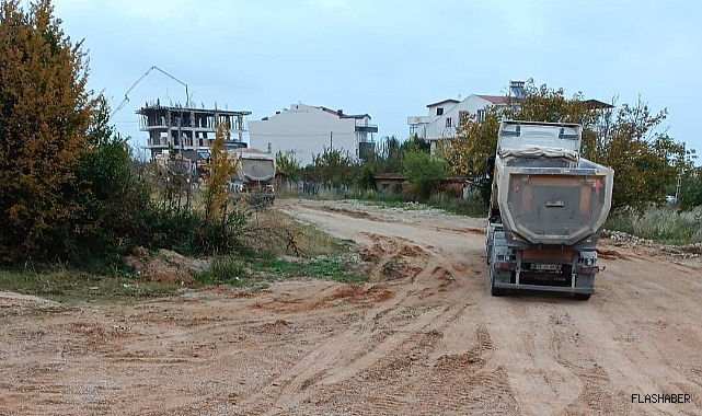 Gerze’de yol çalışmaları devam ediyor