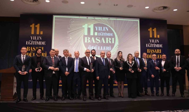 Gıyasettin Bingöl'e Yaşam Boyu Eğitim Ödülü