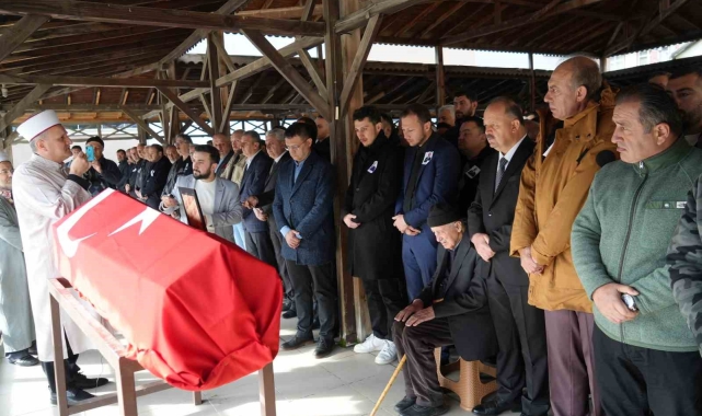 Gölette cansız bedeni bulunan AK Partili eski Belediye Başkanı, toprağa verildi
