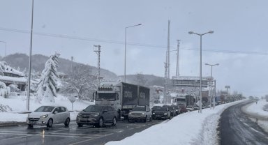 GÜNCELLEME - Kar nedeniyle kapatılan D-100 kara yolunun Bolu Dağı kesimi ulaşıma açıldı