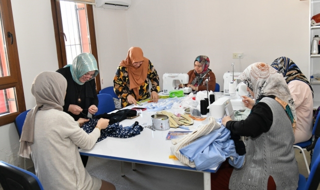 Hem meslek öğreniyorlar hem de sosyalleşiyorlar