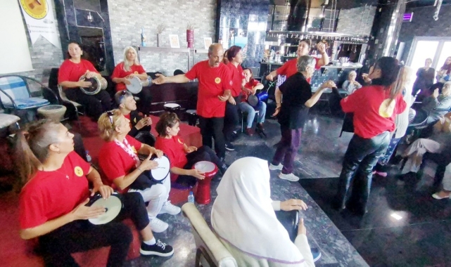 Huzur evi sakinleri gönüllerince eğlendi