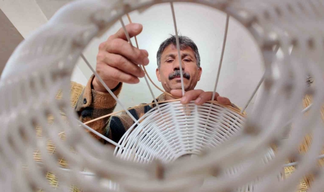 Ilıcabaşı'nda üretilen rattan avizeler moda oldu
