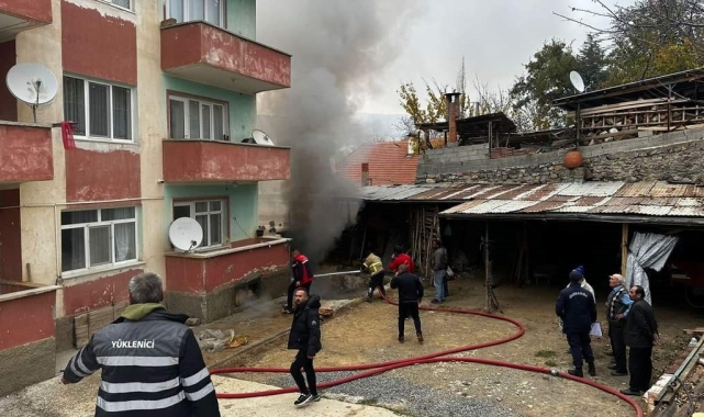 Isparta'da odunlukta çıkan yangın söndürüldü