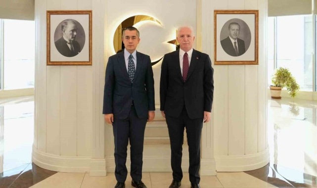 İstanbul Valisi Davut Gül, Esenyurt Belediye Başkan Vekili Can Aksoy'u ziyaret etti