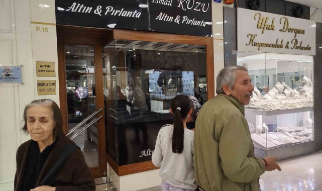 İzmir'de 23 kişiyi 22 milyon lira dolandıran kuyumcu kardeşler yakalandı