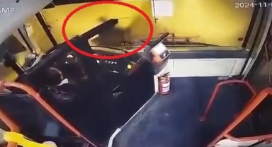 İzmir'de genç kızın hayatını kaybettiği kaza kamerada