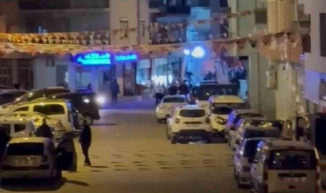 İzmir'de polislere silahlı saldırı: 3 polis yaralı