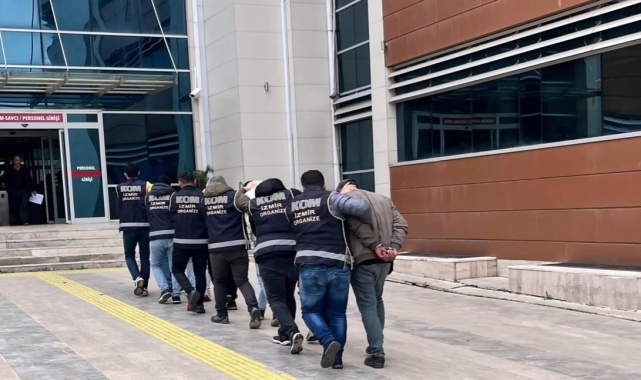 İzmir'de yağmacı çeteye polis operasyonu: 8 gözaltı