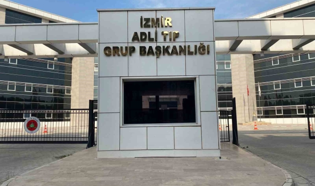 İzmir'deki yangın faciasında ölen 5 kardeşin cenazeleri adli tıpta
