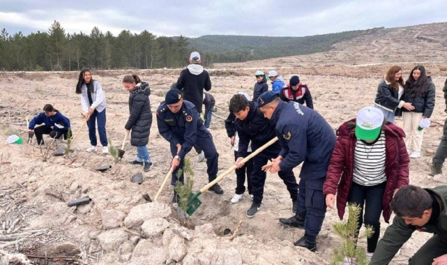 Jandarma ekipleri fidan dikme etkinliğine katıldı