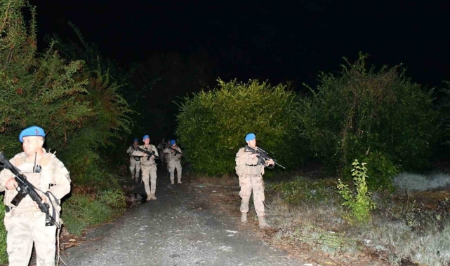 Jandarma, hırsızlara karşı narenciye devriyesinde