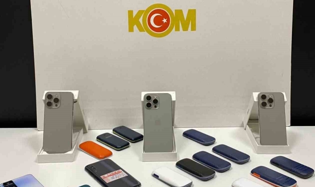 Kaçak cep telefonları ele geçirildi
