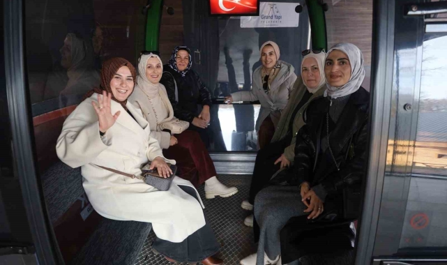 Kadın çiftçiler teleferikle eşsiz deneyim yaşadı