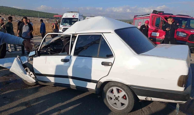 Kahramanmaraş'ta otomobil ile traktör çarpıştı: 1 ölü, 3 yaralı