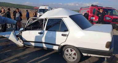 Kahramanmaraş'ta otomobil ile traktör çarpıştı: 1 ölü, 3 yaralı