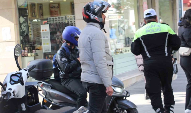Kapalı caddeye motosikletle girenlere ceza yağdı