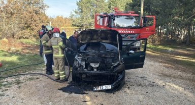 Karabük'te park halindeki otomobil yandı