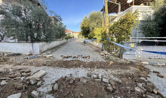 Karacasu'da yollar bakıma alındı
