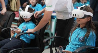 Karagöz ve Hacivat öğrencilere enerjide tasarruf tüyoları verdi