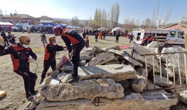 Karaman'da düzenlenen yerel saha tatbikatı gerçeğini aratmadı