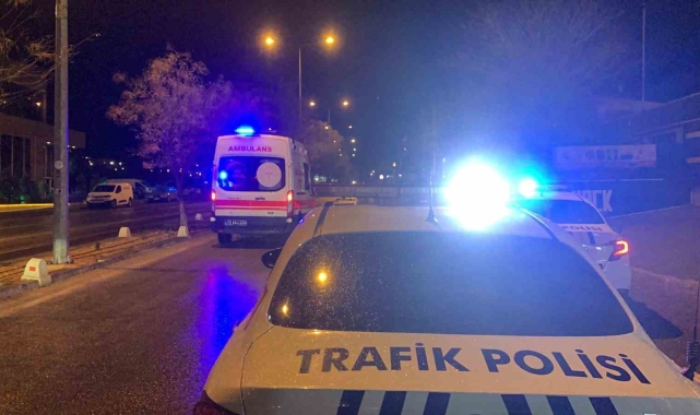 Karaman'da kontrolden çıkan otomobil ağaca çarptı: 1 yaralı
