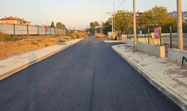 Karamürsel'in yeni otogarına asfalt serildi