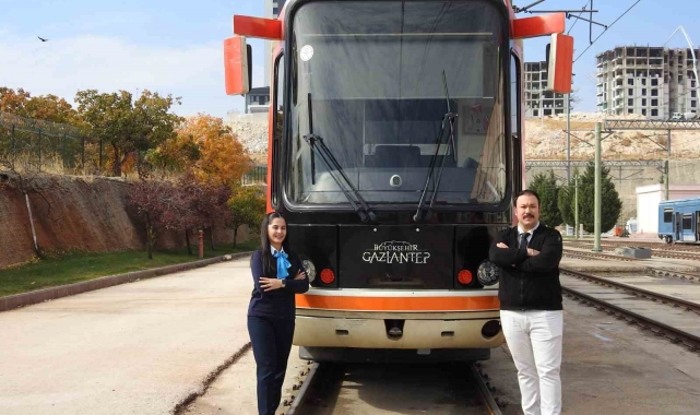 Karı koca aynı hatta vatman