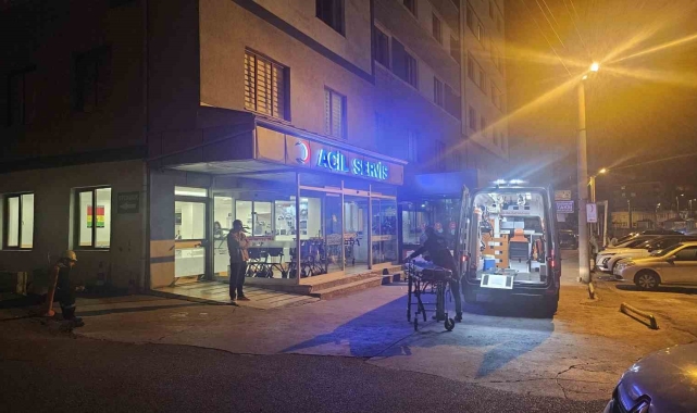 Karşıdan gelen kamyoneti fark edince vagondan atlayan işçi ağır yaralandı