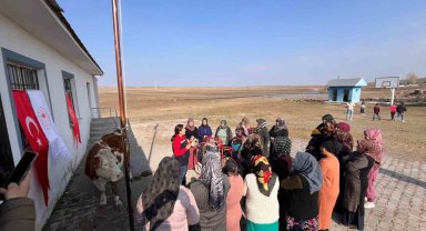 Kars'ta Büyükbaş Hayvancılıkta Sağım Hijyeni ve Sanitasyon Kursu eğitimi