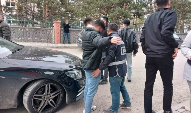 Kars'ta okul çevresi ve metruk binalar ı merceğe alındı