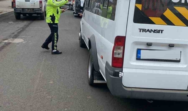 Kars'ta okul servisleri trafik denetlendi