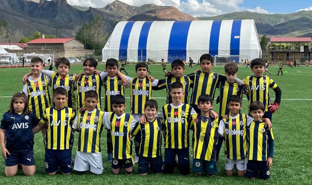Kars'tan 2 sporcu Fenerbahçe seçmelerine gidiyor