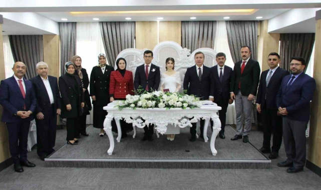 Kartal ve Gül ailesinin mutlu günü