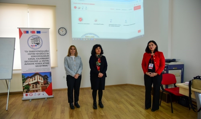Kastamonu Üniversitesi'nden öğrenci ve turizmcilere ev pansiyonculuğu semineri