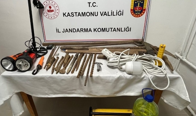 Kastamonu'da define avcıları suçüstü yakalandı