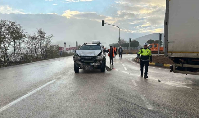 Kastamonu'da kavşakta zincirleme trafik kazası: 2 kişi yaralandı