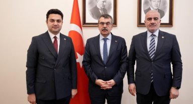 Kaymakamı Seyhan ve Milletvekili Özhan Bakan Yusuf Tekin'i ziyaret etti