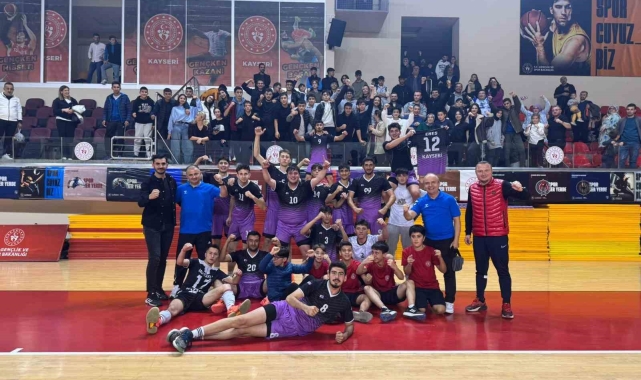 Kayseri derbisini Elit Voleybol kazandı
