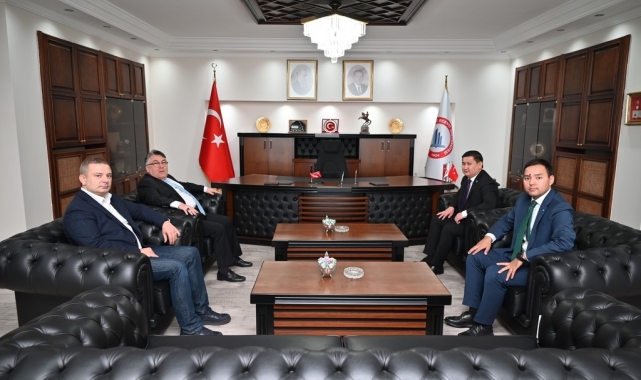Kazakistan Cumhuriyeti İstanbul Başkonsolosu Amankul'dan Rektör Özölçer'e ziyaret
