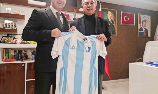 Kılbaş'a forma hediye etti