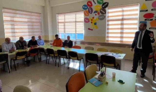 Kırşehir'de "Öğretim Liderliği Semineri Kursu" Başladı